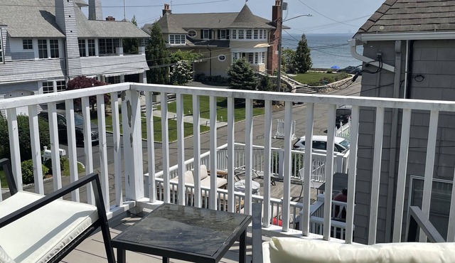 August Rental! - Rowayton house steps away from private beach