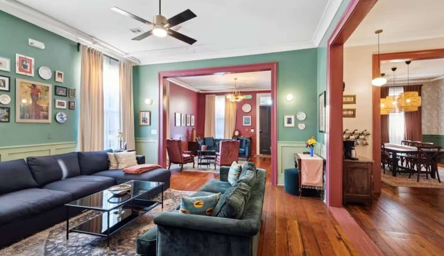 Award-Winning Estate, 3 Units + Private Courtyard