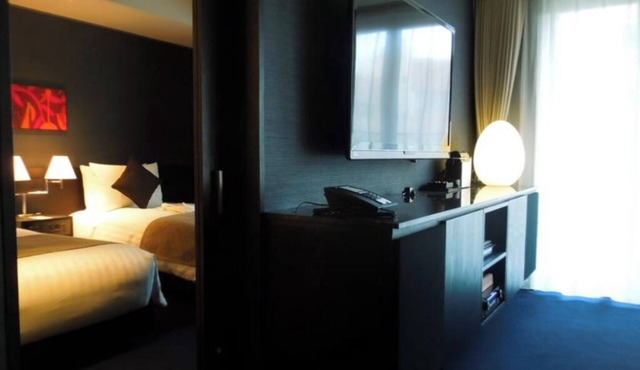 Balcony Twin Suite hotel in beautiful Taito City with WiFi, AC, fitness room