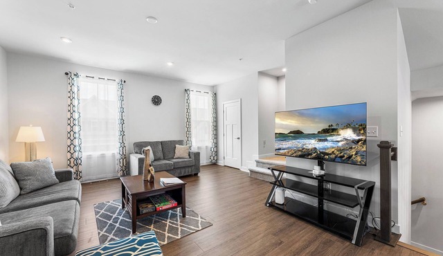 Bayside Retreat | Luxury Resort w/Pools/Amenities