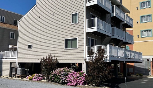 Beach Mist, Steps to the Beach, 140th St, 3 Bedroom end unit Townhouse, Sat-Sat