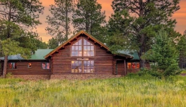 Beat the Heat! Luxurious Family Reunion Cabin Sleeps 18 Flagstaff