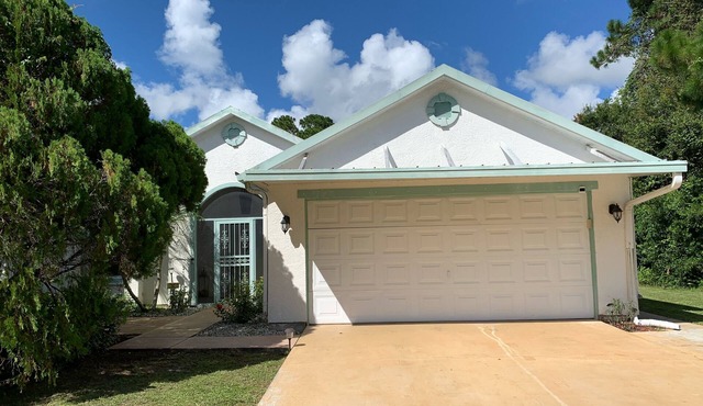 Beautiful 3 Bedroom, 2 Bath home, whole house, Only 30 minutes to local beaches.