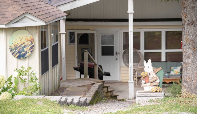 Beautiful All Season Cottage on Remi Lake