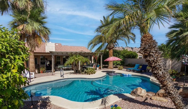 Beautiful Backyard/Pool Oasis in the Pebble Creek golf/pickeball community