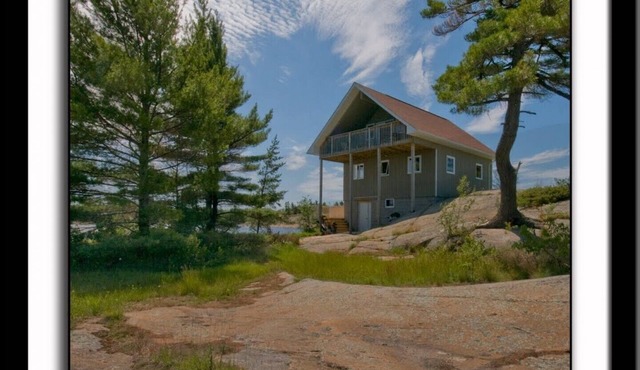 Beautiful Cottage Overlooking Georgian Bay!