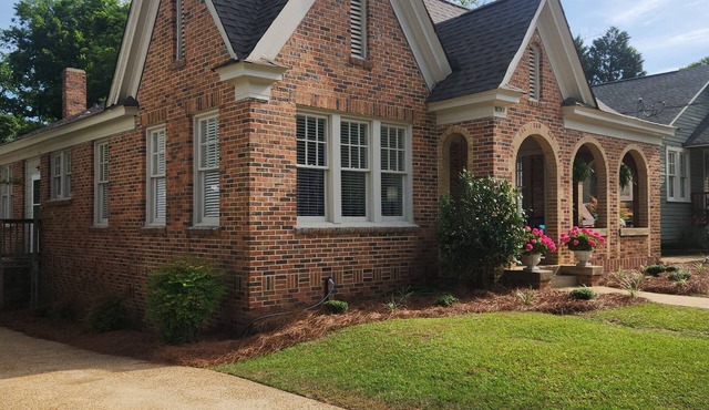 Beautiful Historic Home - 8 Guests - 4 Beds - Pet Friendly