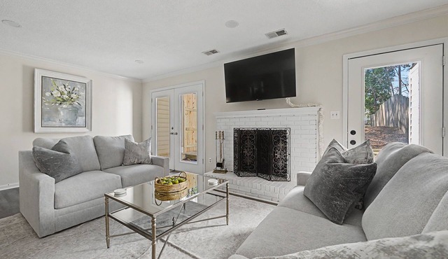 Beautiful Home off Acton, 5 Minutes to Summit, 280