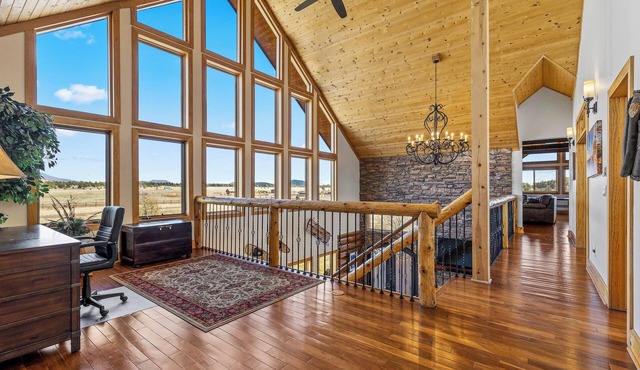 Beautiful Log Cabin on 5 Acres with Amazing Views and room for the whole family!