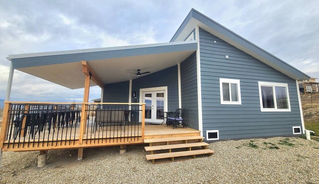 Beautiful mountain view retreat family friendly