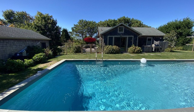 Beautiful Southampton Cottage with Saltwater Pool steps from Bay
