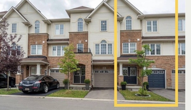Beautiful Townhouse with oasis backyard and free parking x2