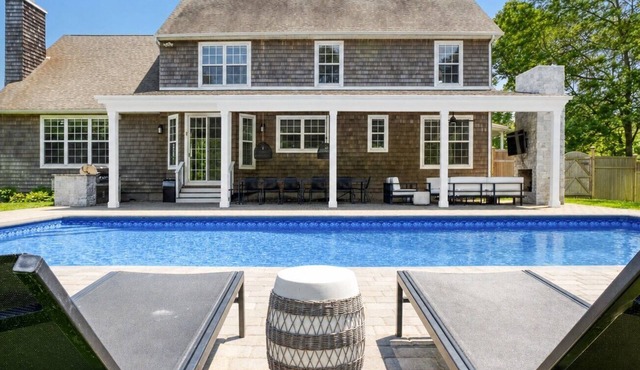 Beautifully renovated home, entertainers dream, saltwater pool and spa,.