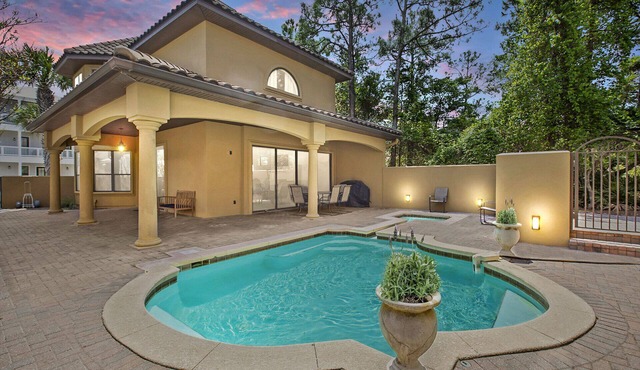 Bella Vista - Emerald Waters Village, Heated Private Pool, Deeded Beach Access!