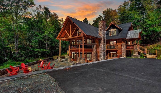 BEST HOUSE LAKEFRONT 5 bedroom house in Gorgeous Lake Wallenpaupack HOT TUB