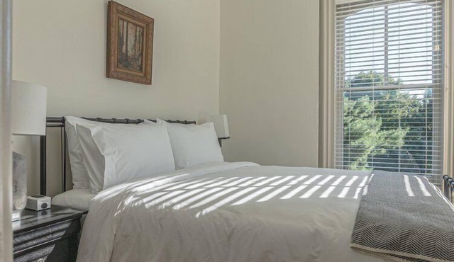 Better Choice for your Vacation! Near Kingston-Ulster Airport, Free Parking