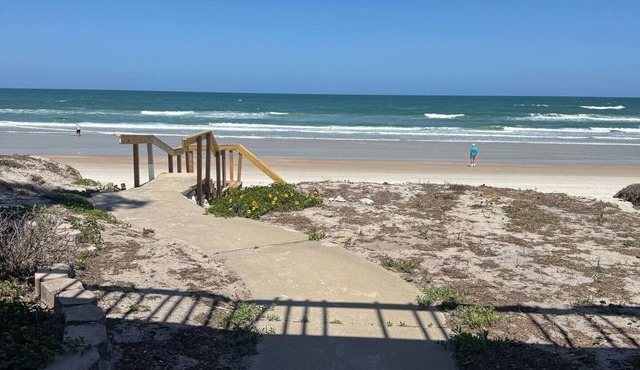 Beverly's Place 2 Flat Pet Friendly & Ocean Front!