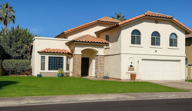 Big Boy! 2900 Square Feet of Luxury with a Private Pool.