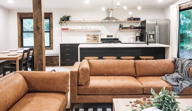 Blackbear Lodge - Luxury Cabin, Kid-Friendly