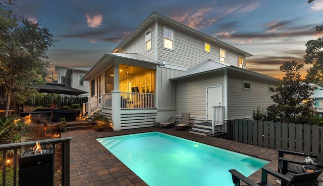 Blue Mountain Beach Retreat w/Private Pool, Bikes & 6-Seater LSV