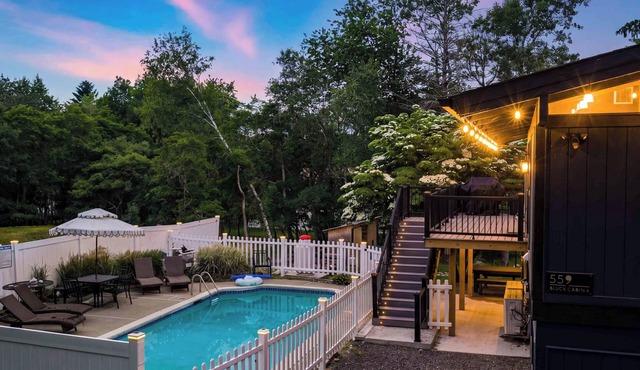 BLVCK Cabin 4 w/In ground Pool , Hot Tub & Firepit