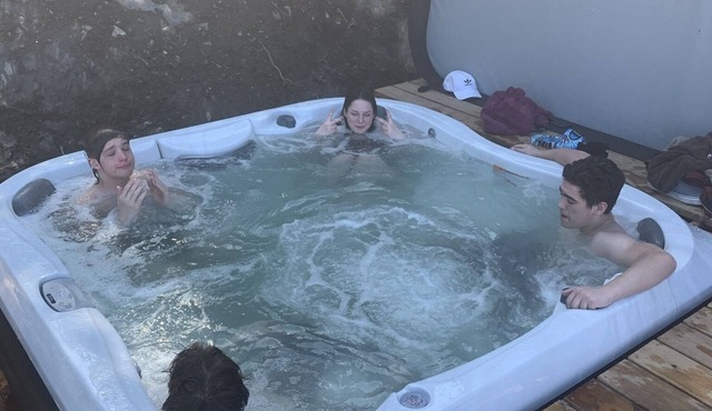 Cabin 8 Lakeview, Shared Sauna-Hot Tub Patio, Lake Tours, Boat Rental