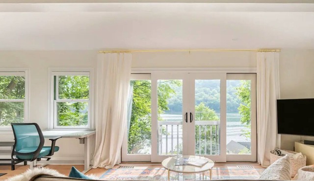 Candlewood Cabin - with Private Waterfront