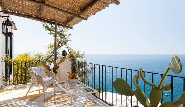 Casa Bellevue, with sea view and terrace