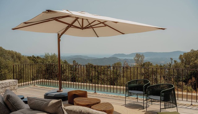 Casa Canalli: A unique villa nestled among the maquis with ocean views and a private heated pool