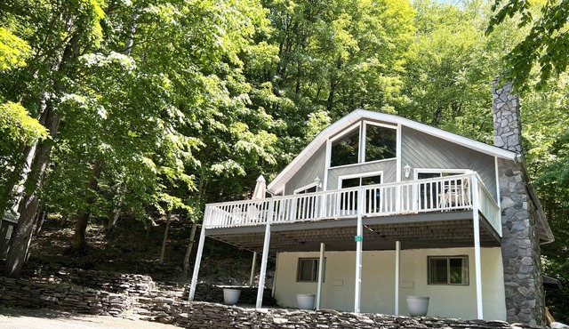 Catskills Hiking Paradise w/Sauna, Pool, Tennis