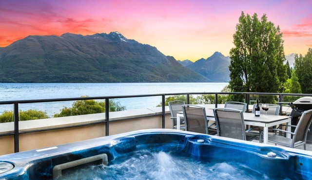 Central Luxury at 408 The Beacon | Hot Tub | 2 Bed | 2 Bath