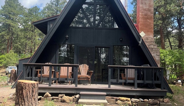Charming 2-bedroom A frame Cabin in the woods with a AC unit