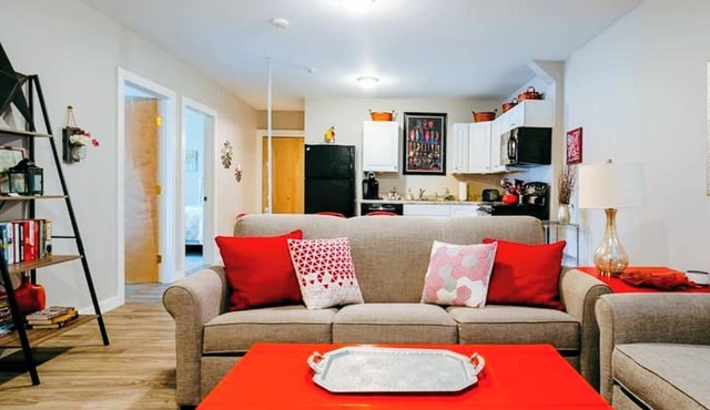 Charming 2BR In-Town Stay Near SUNY Delhi | Cool, Comfy & Walkable Fun