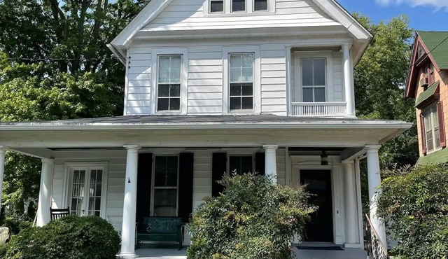 Charming 4 bedroom in Historic Cambridge