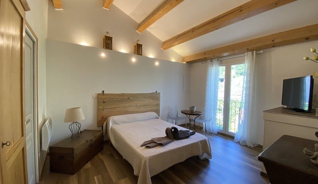 Charming apartment at the foot of the citadel - close to rivers