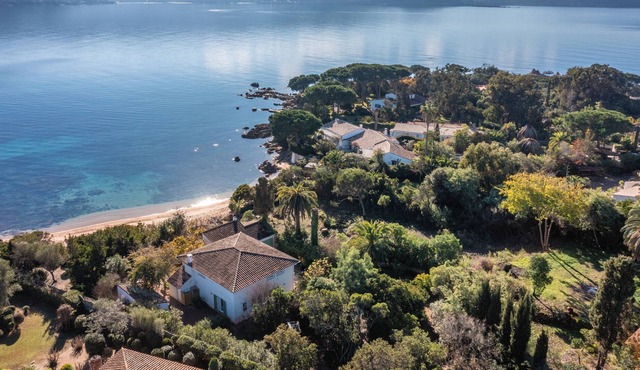 Charming house by the water