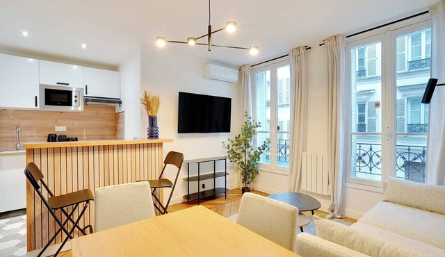 Charming refuge near the Sacre Coeur