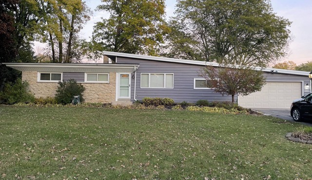 Charming remodeled 2-bedroom furnished home in safe, delightful Menomonee Falls in Menomonee Falls