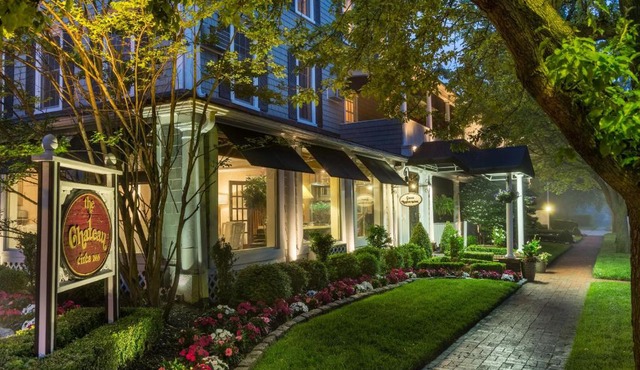 Chateau Inn and Suites