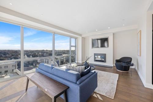 Chic 2-Bedroom Apartment on Avon River