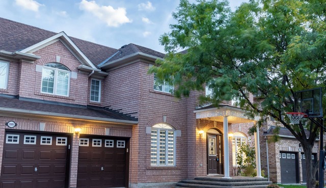 Chic Oakville Hideaway: Perfect for Families
