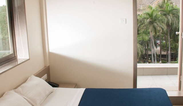 City Hotel