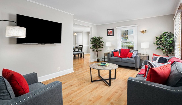 Close to NYC-Walk to Train-Private 3BR House-Driveway Parking-White Plains Area