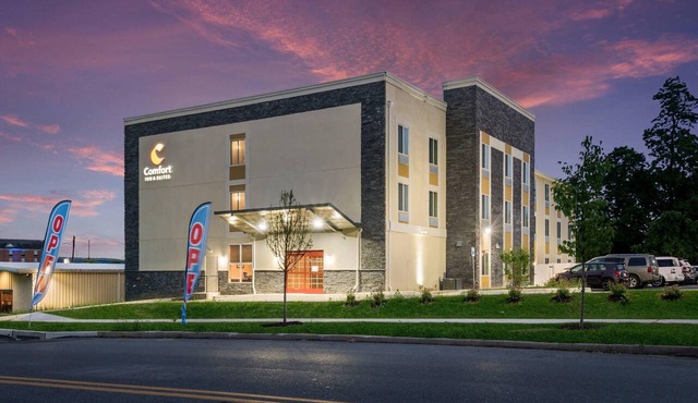Comfort Inn & Suites Harrisburg - Hershey West