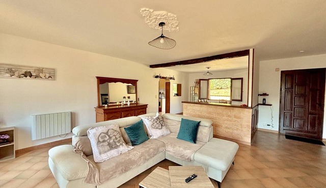 Comfortable house, 750m from beach - 6 guests