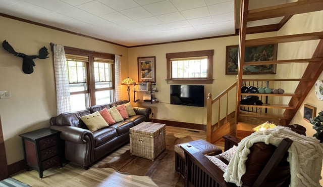 Comfy and Idyllic 1920s Missoula Bungalow in the historic Slants Neighborhood