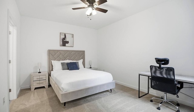 Contemporary 1BR inside Fairmount Square