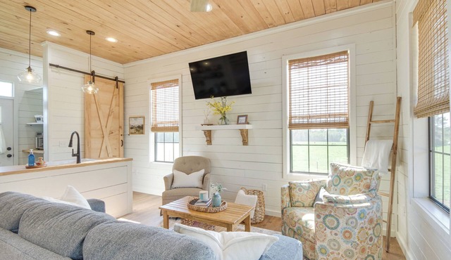 Contrell Cottage On Farm w/Peaceful Views