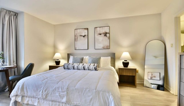 Cottage Cozy Haven king bed Suite - pullout couch.