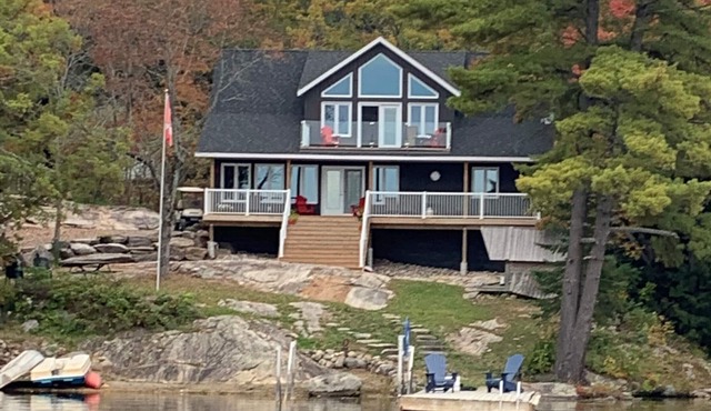 Cottage on quiet lake, great for swimming, fishing, boating